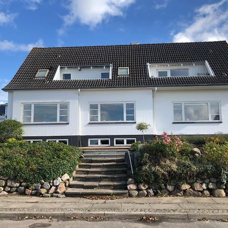 Ferienwohnung Dejligt Vaerelse Med Eget Bad Og Havudsigt Assens Exterior foto