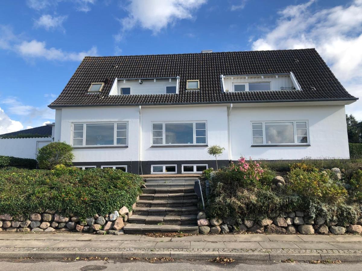 Ferienwohnung Dejligt Vaerelse Med Eget Bad Og Havudsigt Assens Exterior foto