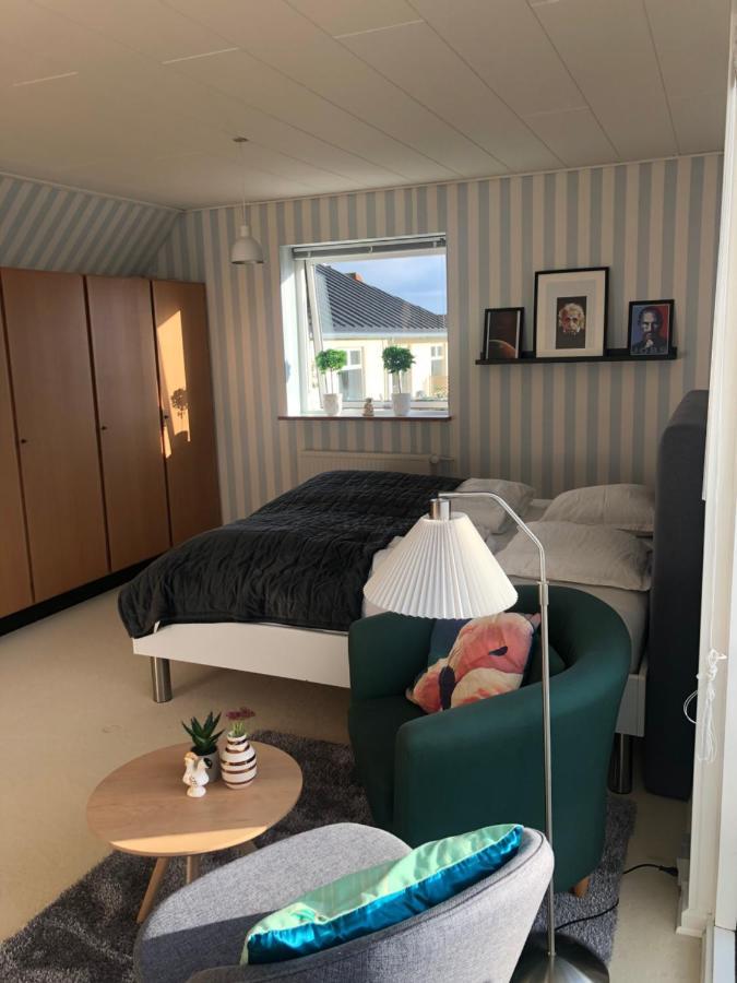 Ferienwohnung Dejligt Vaerelse Med Eget Bad Og Havudsigt Assens Exterior foto