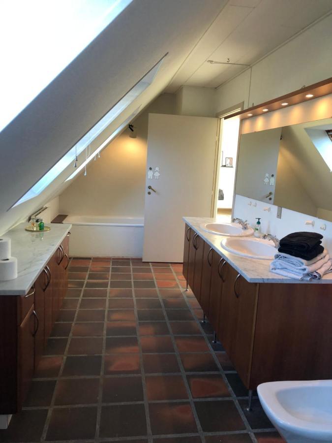 Ferienwohnung Dejligt Vaerelse Med Eget Bad Og Havudsigt Assens Exterior foto